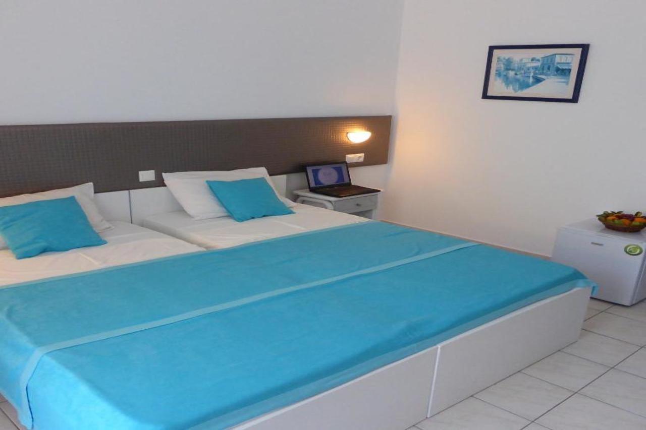 Blue Nest Hotel Tigkaki  Bagian luar foto