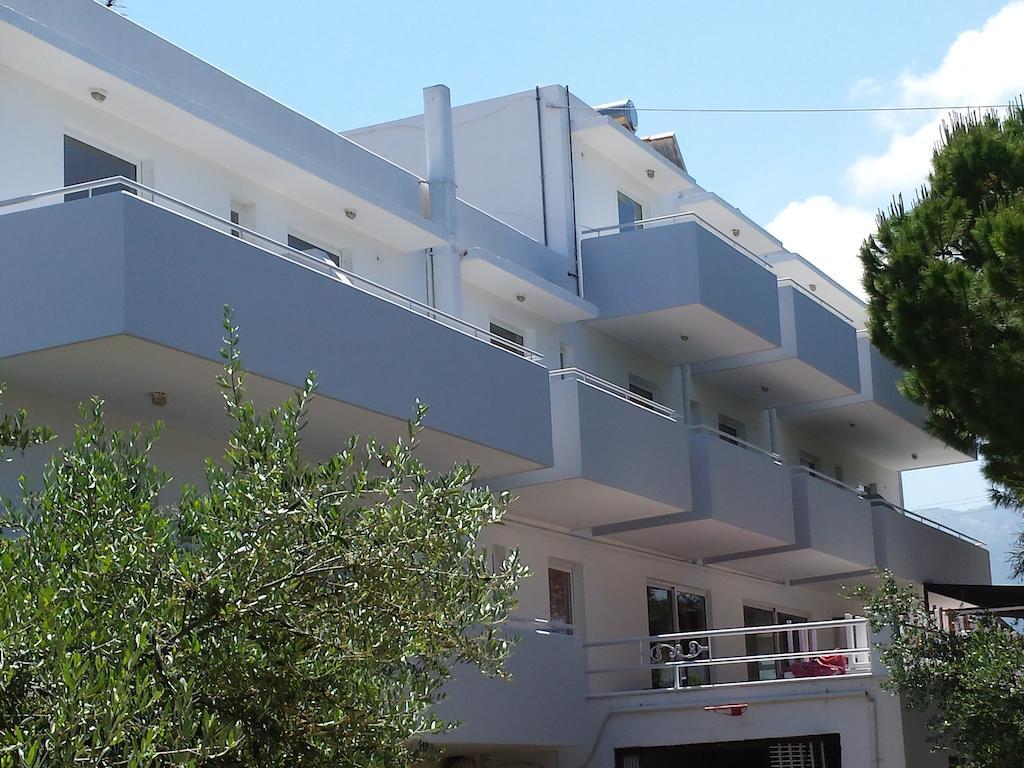 Blue Nest Hotel Tigkaki  Ruang foto