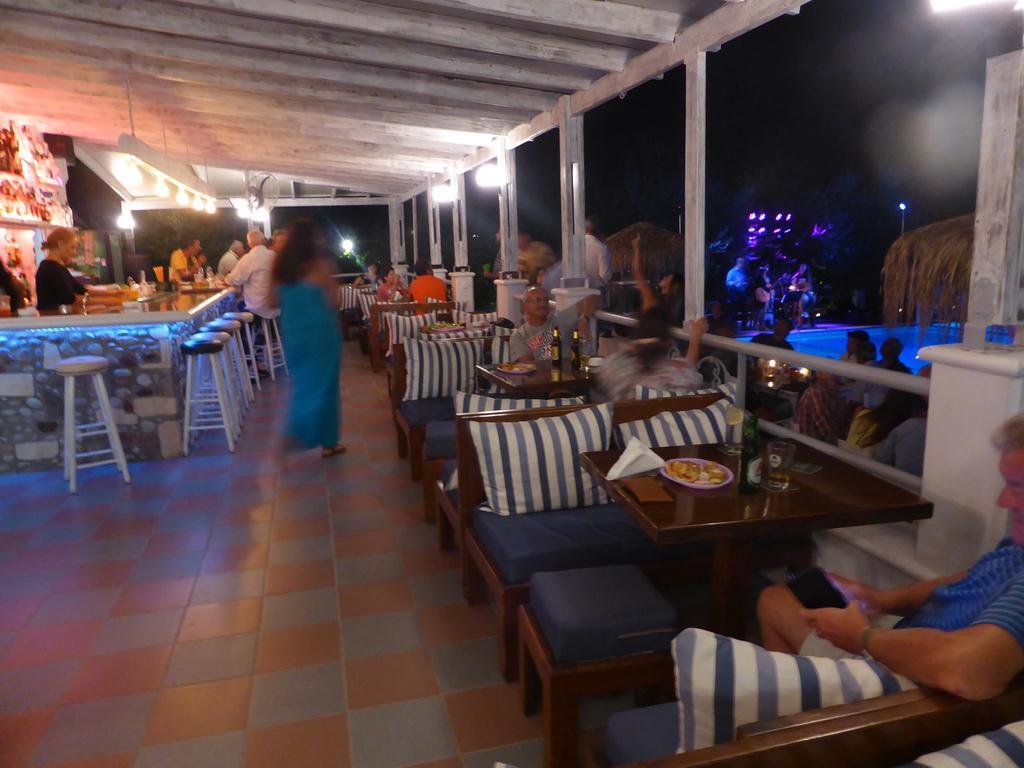 Blue Nest Hotel Tigkaki  Bagian luar foto